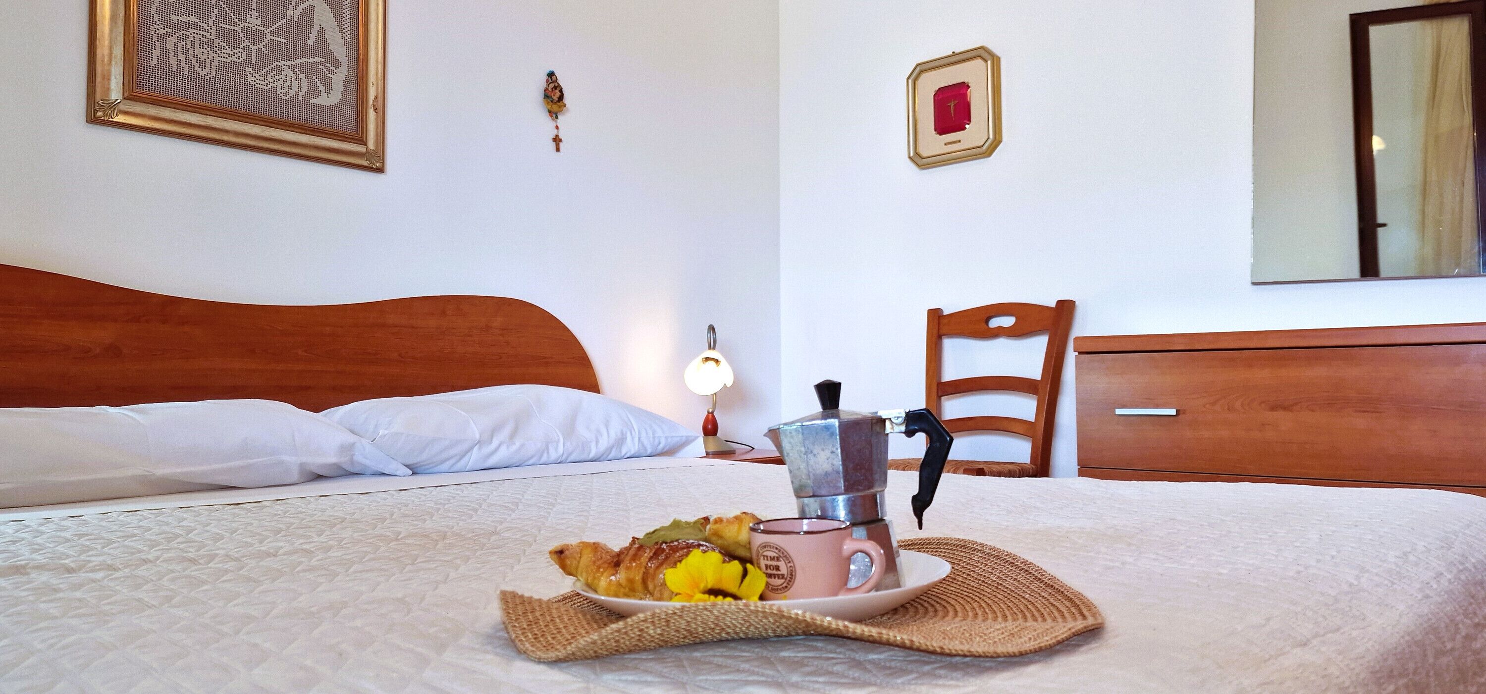 5 Schlafzimmer, Bügeleisen/Bügelbrett, kostenloses WLAN, Bettwäsche