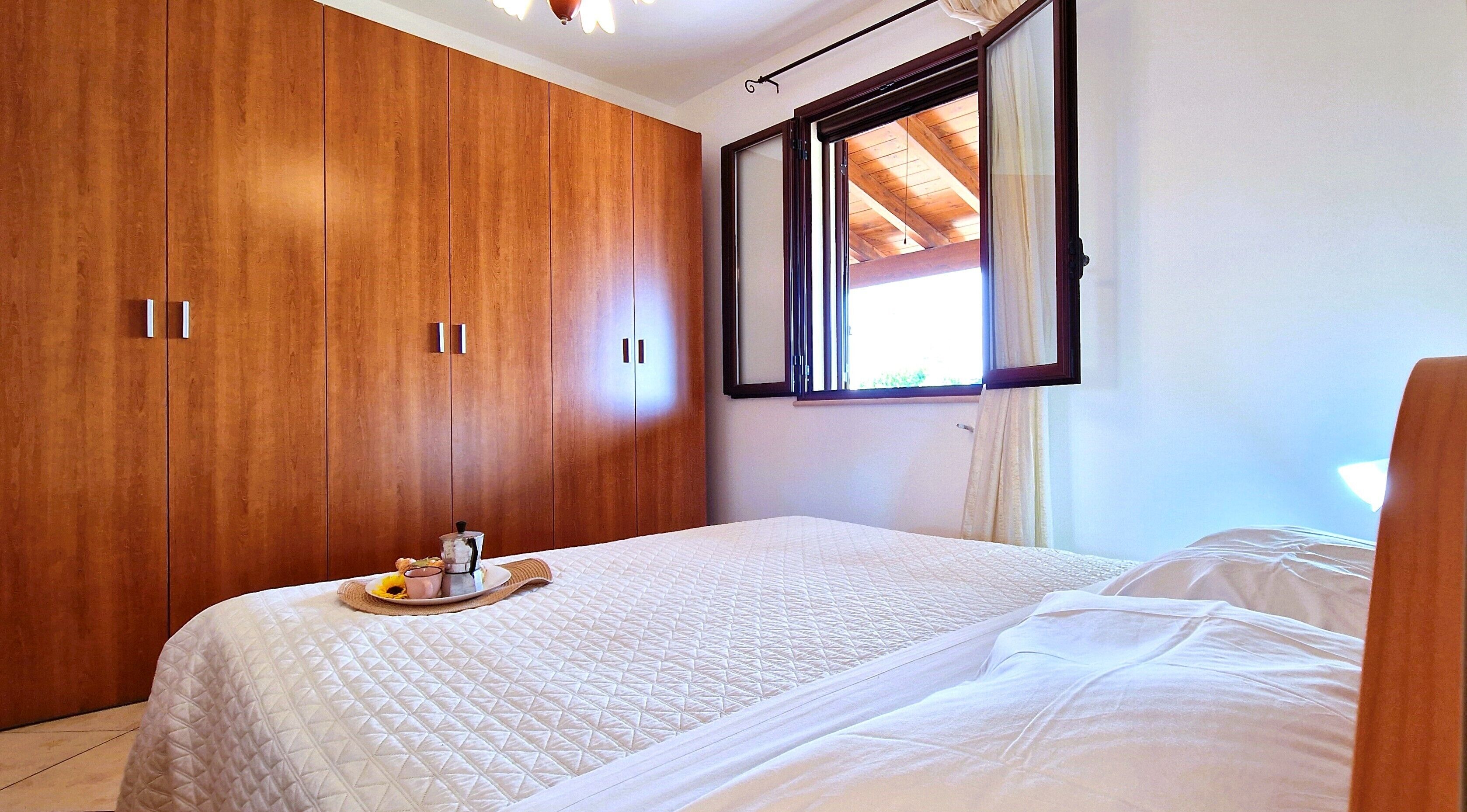 5 slaapkamers, een strijkplank/strijkijzer, gratis wifi, beddengoed