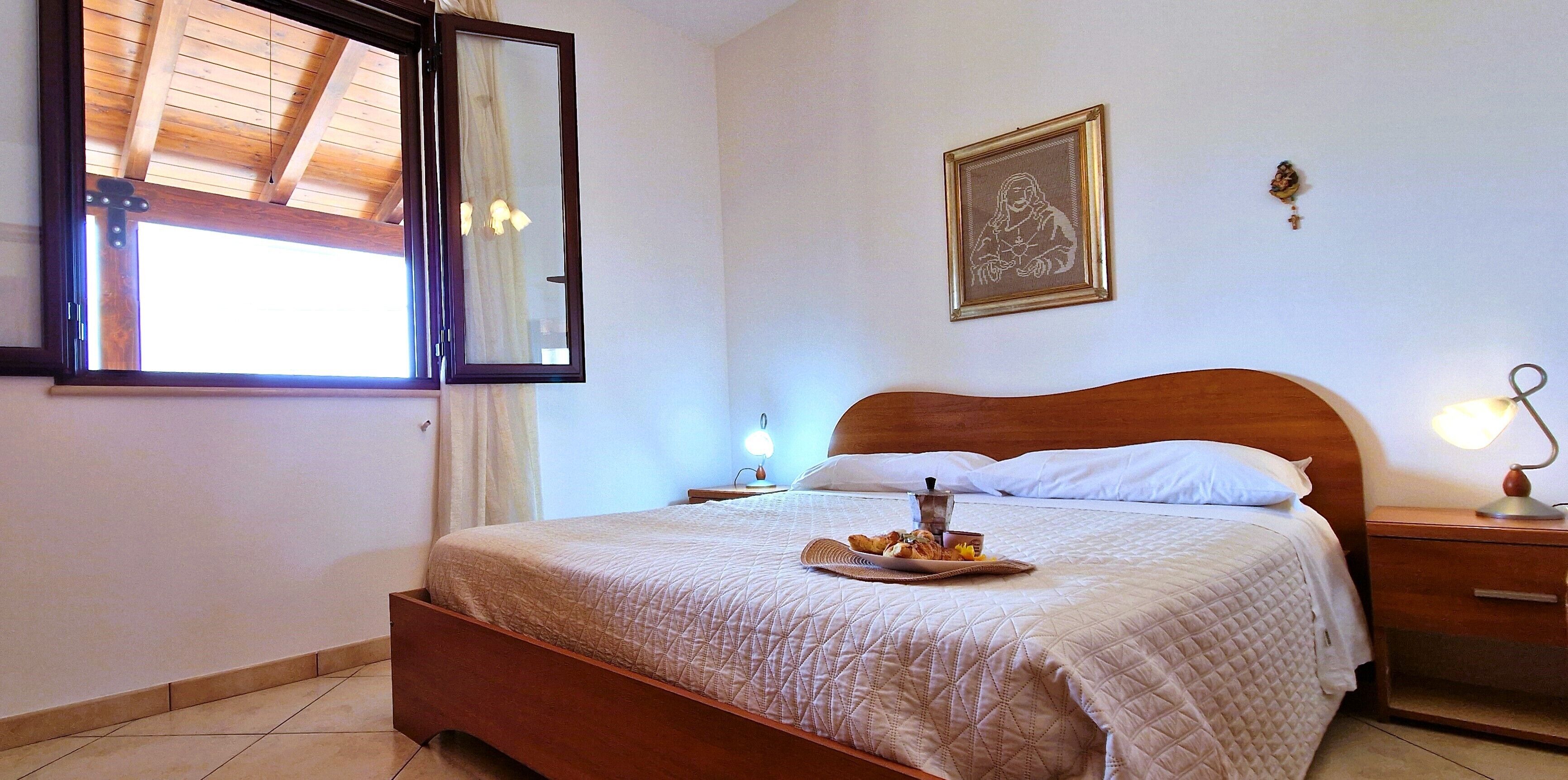 5 habitaciones, tabla de planchar con plancha y wifi gratis 