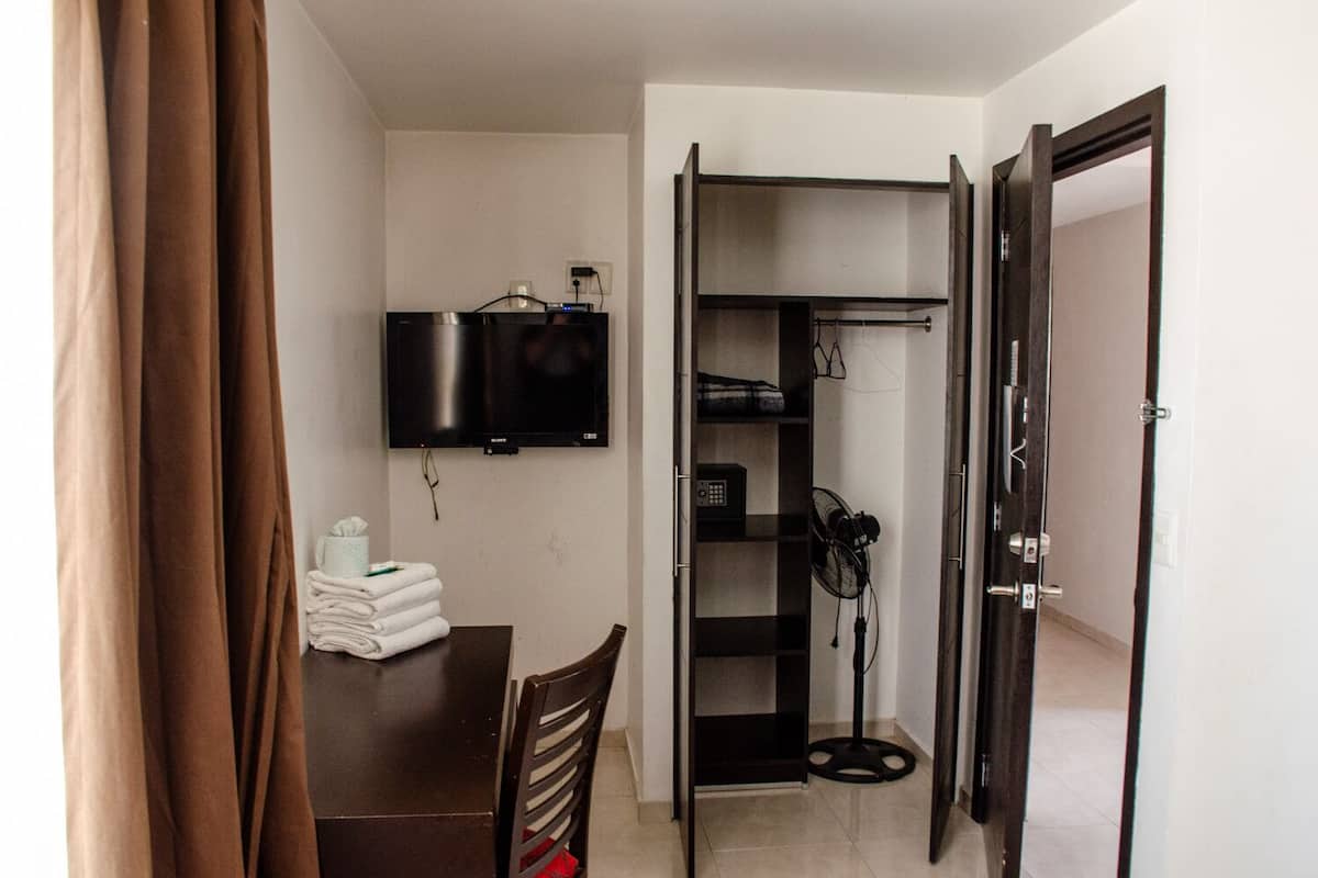 Single Room, 1 Double Bed