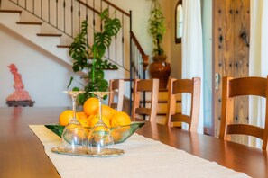 Dining - Finca Son Lloringo with beautiful outdoor garden, fruit trees and Wifi (Manacor)