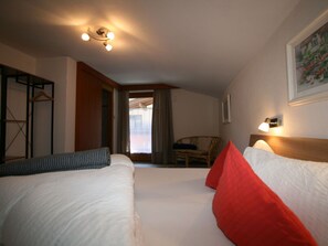 3 quartos, Wi-Fi de cortesia, roupa de cama