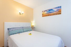 2 bedrooms, iron/ironing board, free WiFi, bed sheets - Holiday Apartment Centro Medano close to the Beach with Wi-Fi & Balcony (EL MEDANO)