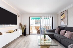 TV - Holiday Apartment Centro Medano close to the Beach with Wi-Fi & Balcony (EL MEDANO)