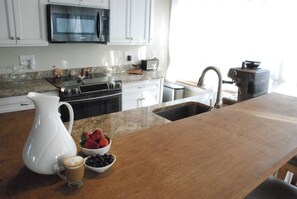 Microwave, oven, dishwasher, coffee/tea maker