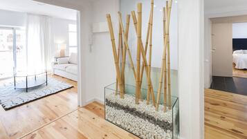 3 slaapkamers, een strijkplank/strijkijzer, gratis wifi, beddengoed