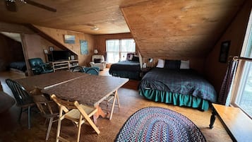 Standard House, 1 Bedroom, Non Smoking (Woodland Carriage House, Kitchen) | Living room