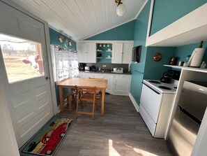 Standard Cottage, 1 Bedroom, Non Smoking, Garden Area (Hollyhock Cottage, Kitchen) | Private kitchen