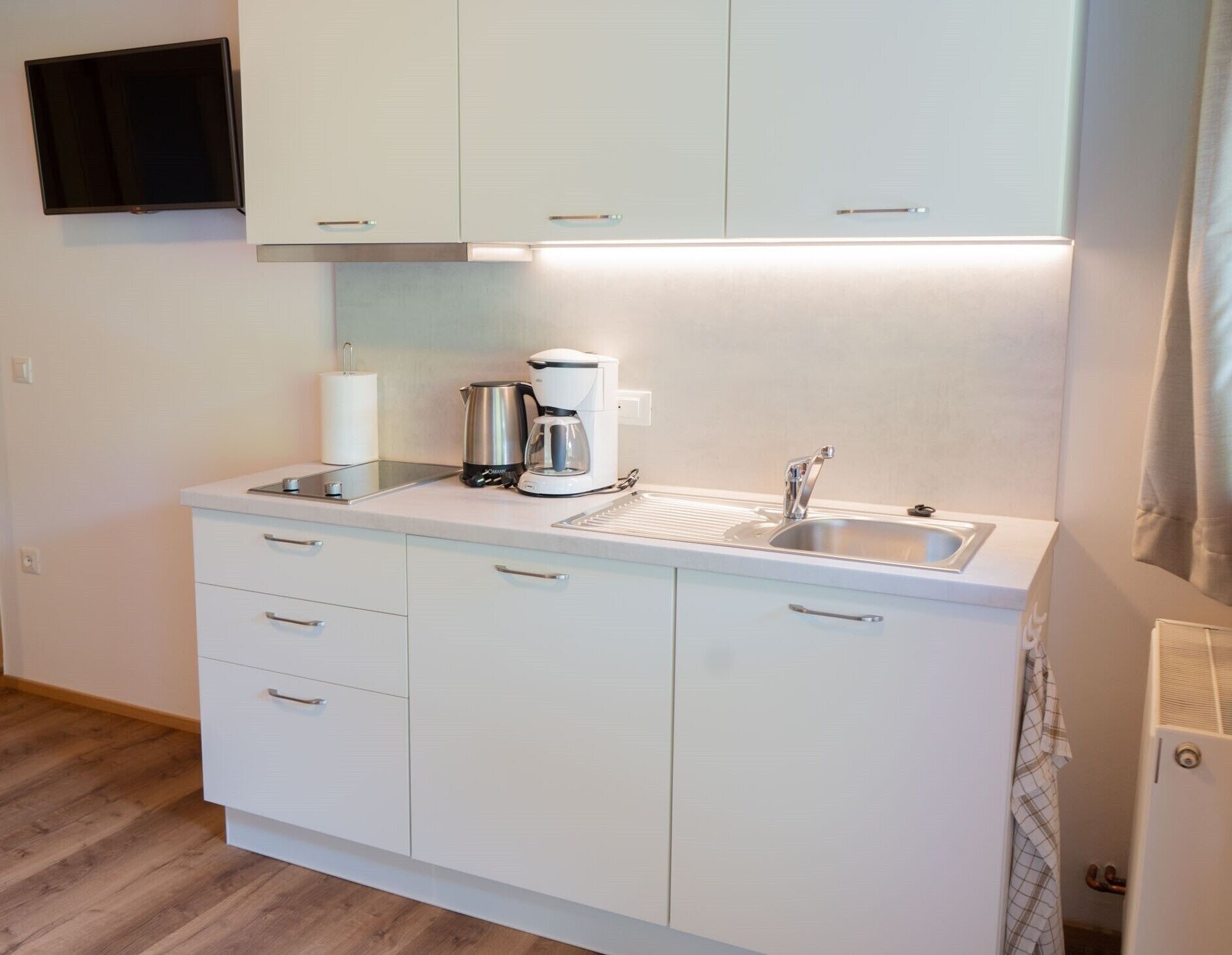 雪櫃、爐具、咖啡機/沖茶器、廚房用具/餐具/器皿