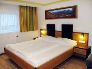 10 Schlafzimmer, Reisekinderbett, kostenloses WLAN