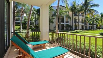 Luxury Villa, 2 Bedrooms, Private Pool, Garden View | Terrace/patio