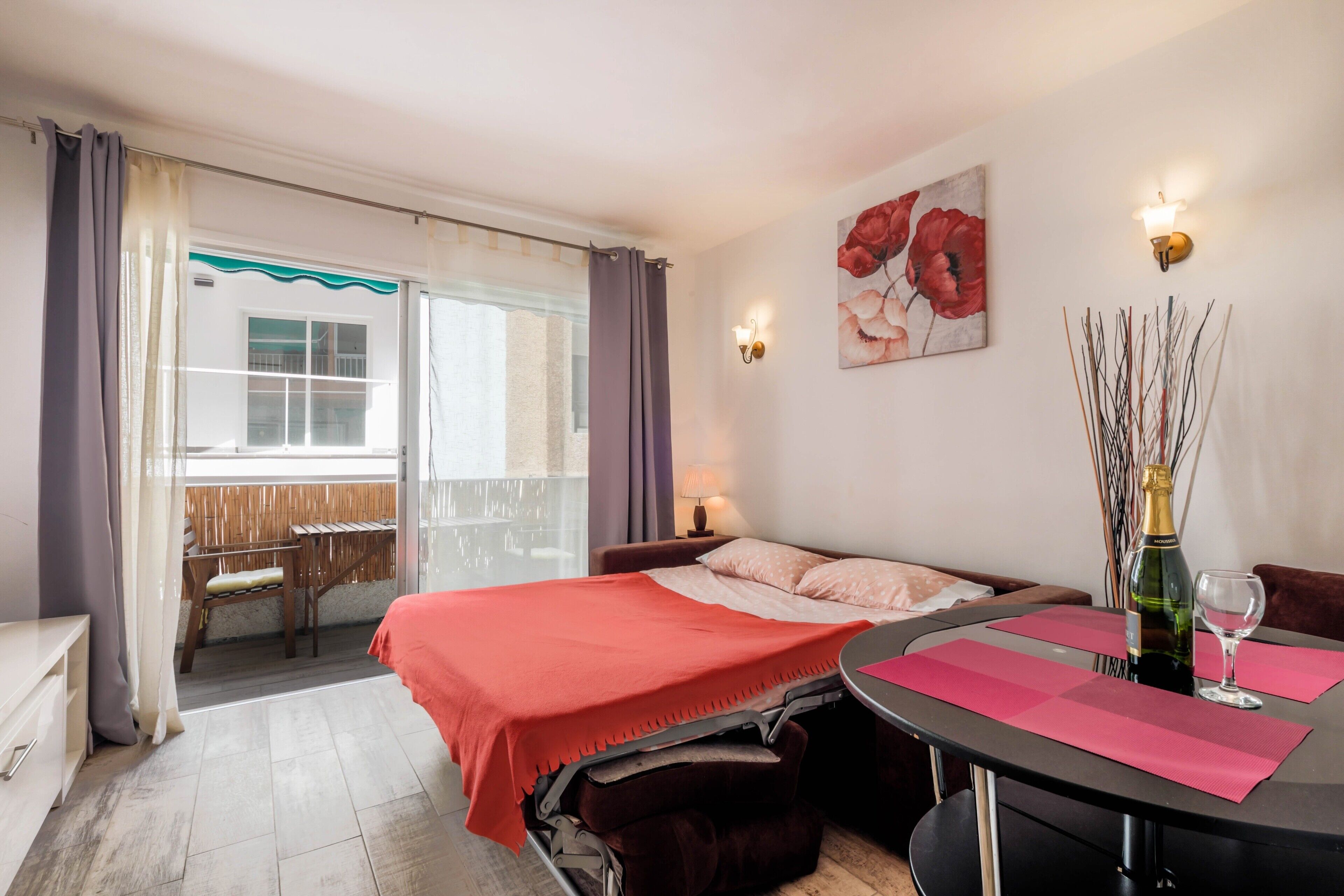 1 chambre, fer et planche à repasser, Wi-Fi gratuit, draps fournis