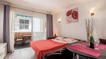 1 chambre, fer et planche Ă repasser, Wi-Fi gratuit, draps fournis