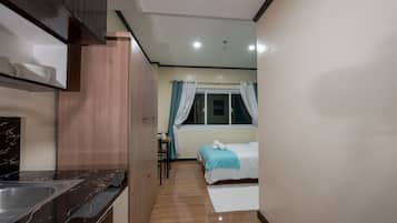 Free WiFi, bed sheets