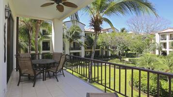 Luxury Villa, 2 Bedrooms, Kitchen, Pool View | Teres/patio