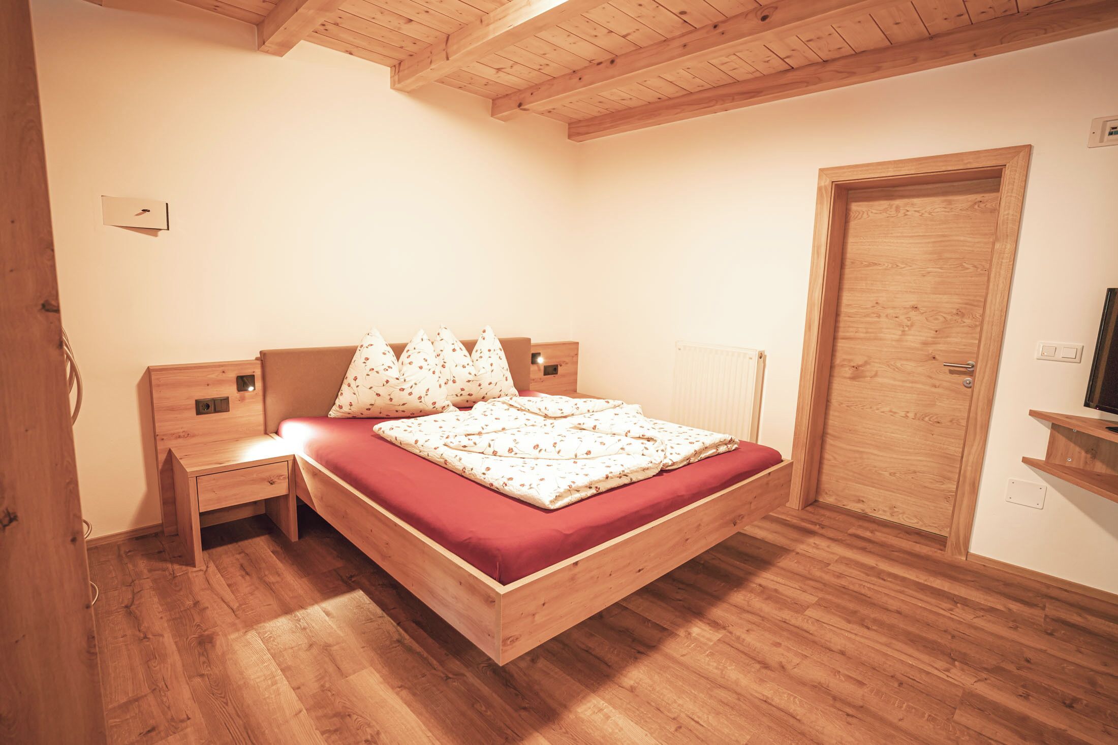 1 多间卧室、免费 WiFi、床单