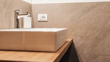 Doccia, set di cortesia gratuito, asciugamani