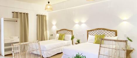 Paraluman Family Room | Minibar, in-room safe, desk, laptop workspace