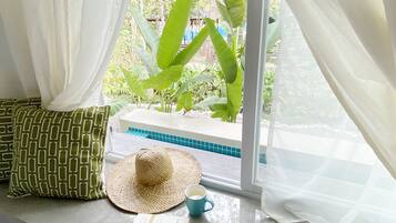 Minibar, in-room safe, desk, laptop workspace