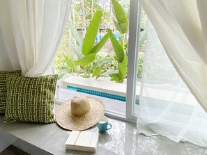 Minibar, in-room safe, desk, laptop workspace - Hiraya Wellness Resort and Ecopark (Aguilar)