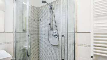 Doccia, asciugacapelli, asciugamani