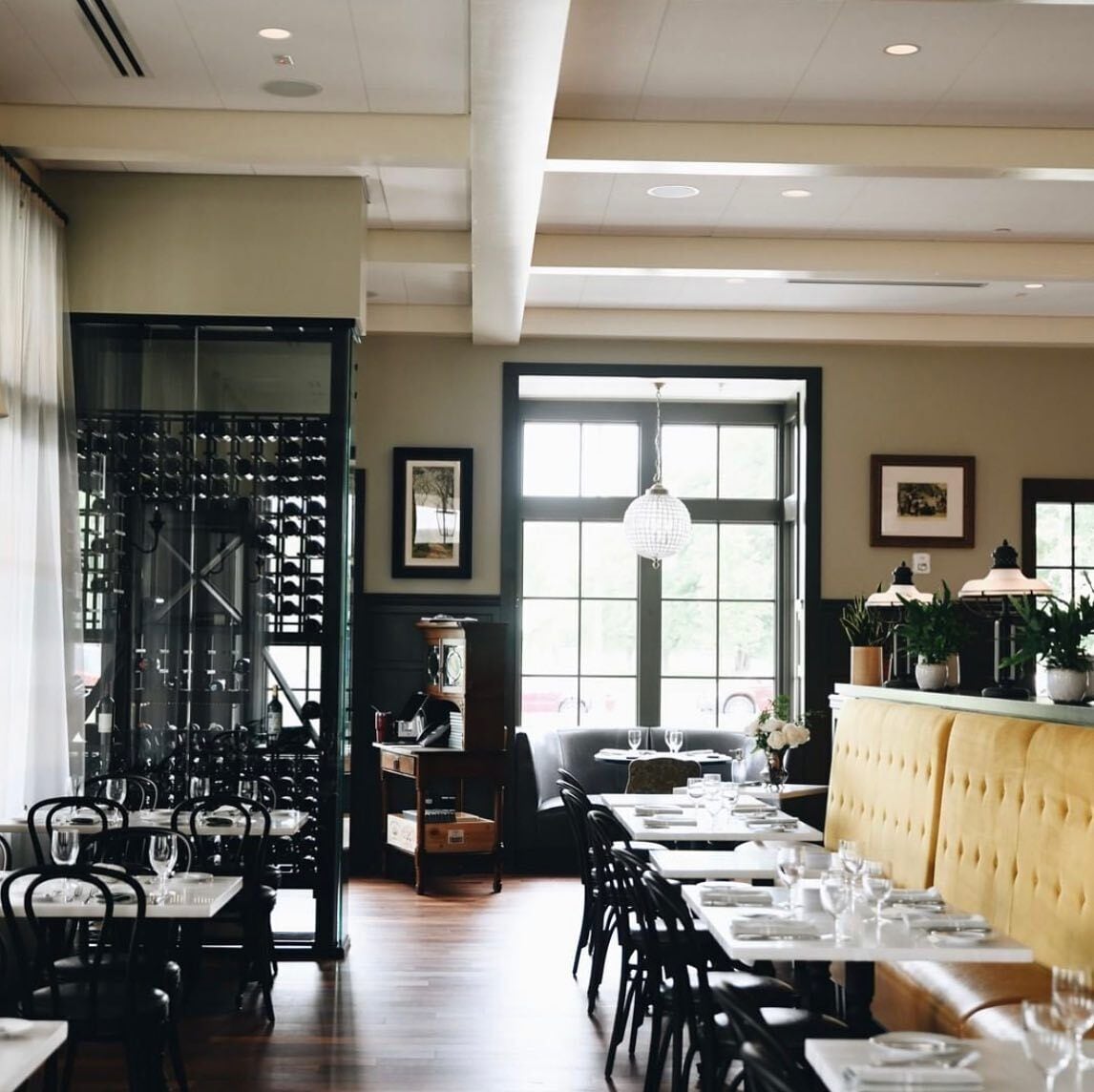 2 restaurants, breakfast, lunch, dinner served; American cuisine