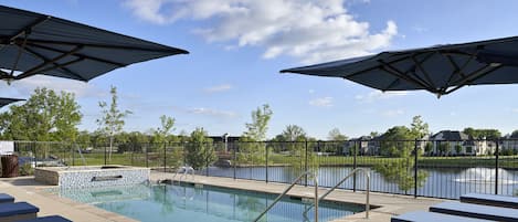 Piscine extérieure (ouverte en saison)