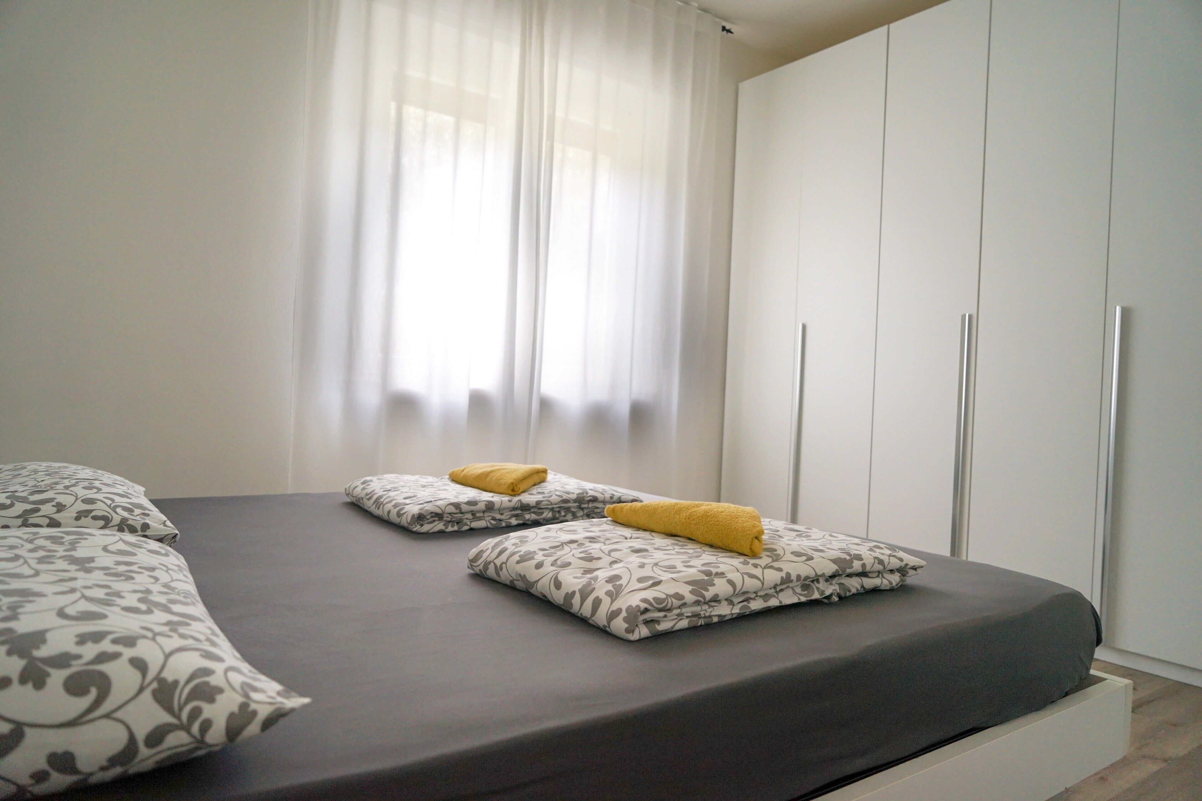 2 habitaciones, tabla de planchar con plancha y wifi gratis 