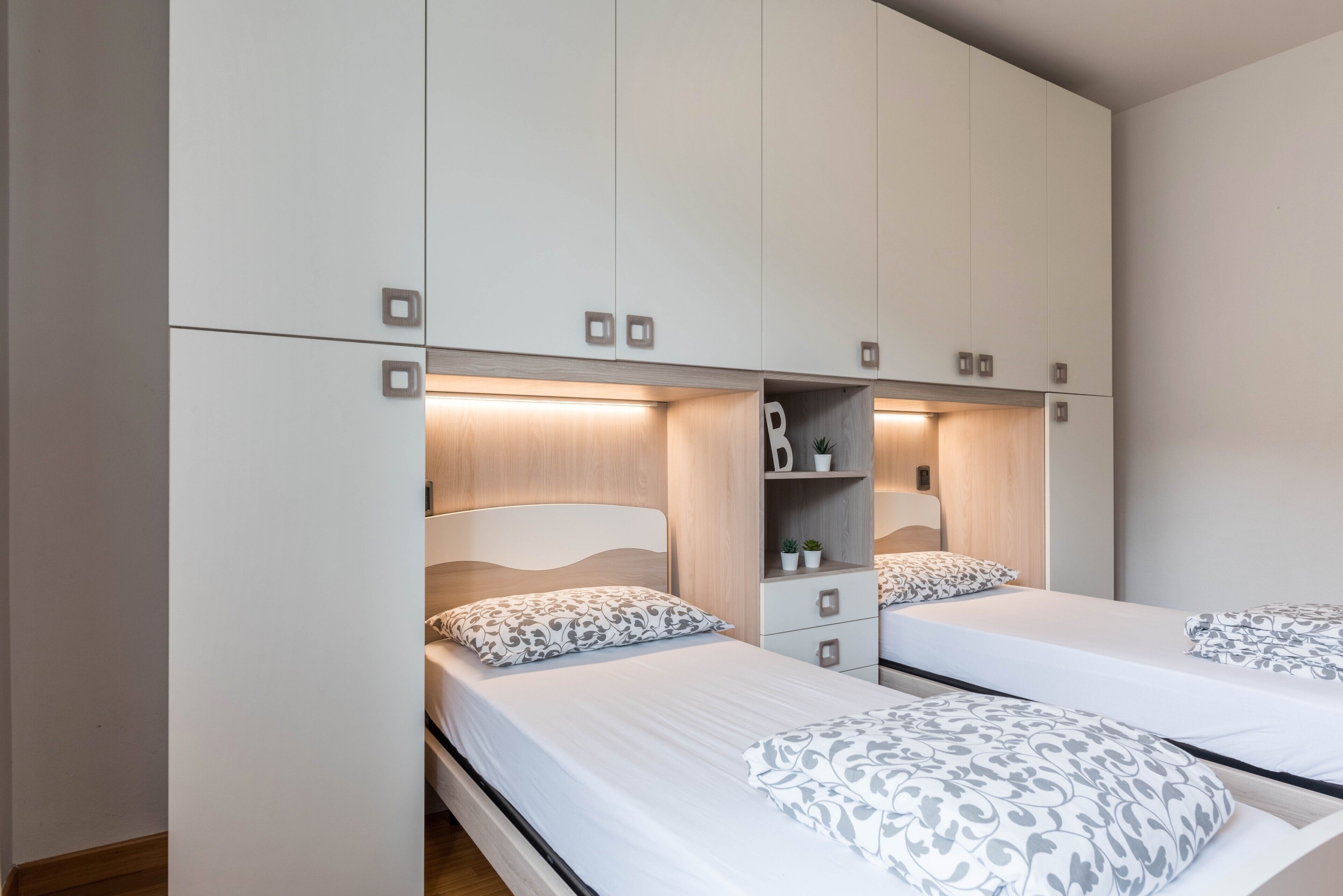 2 chambres, fer et planche à repasser, accès au Wi-Fi (inclus)