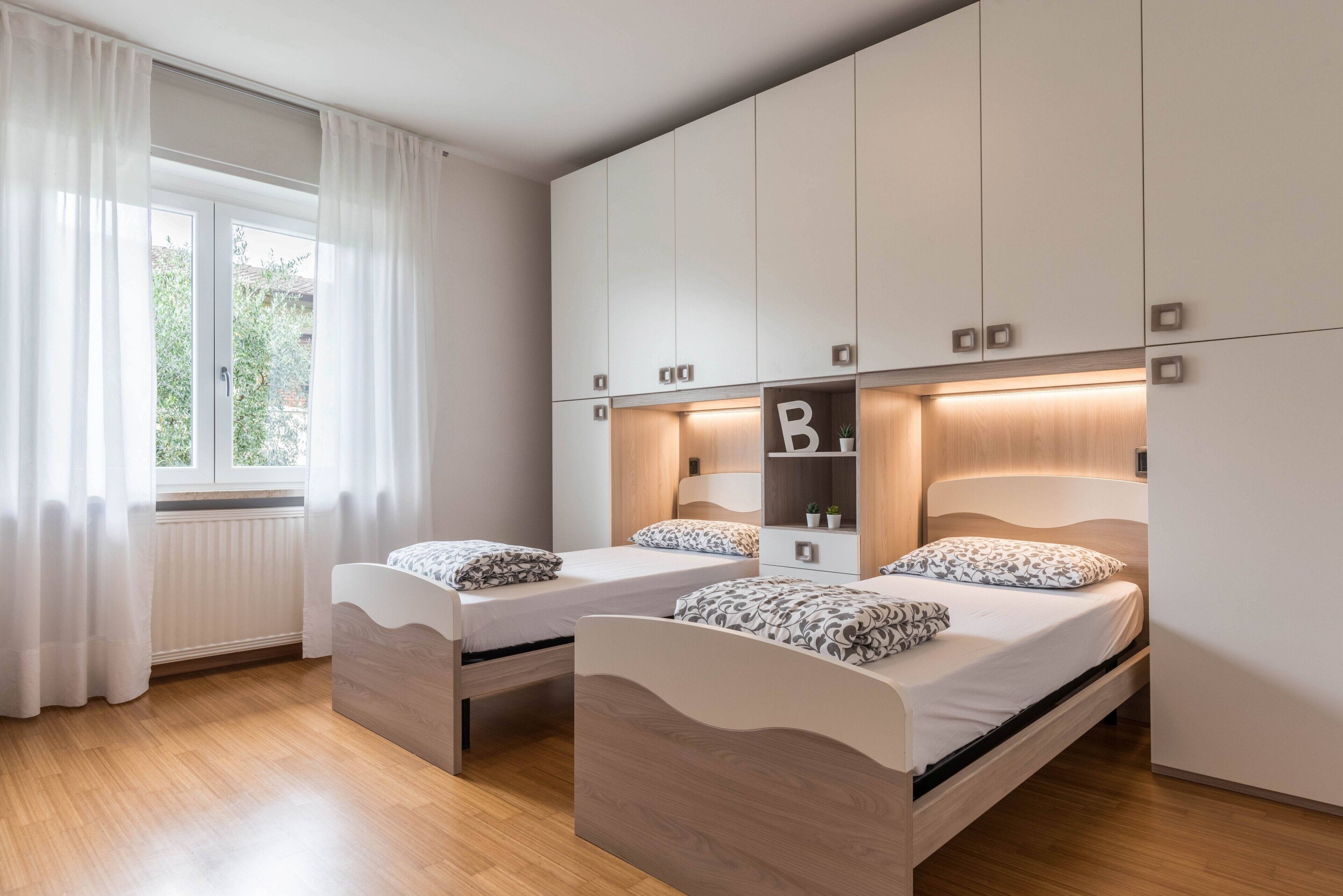 2 habitaciones, tabla de planchar con plancha y wifi gratis 