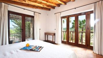 6 dormitoris, planxa i posts de planxar, wifi gratuïta i roba de llit