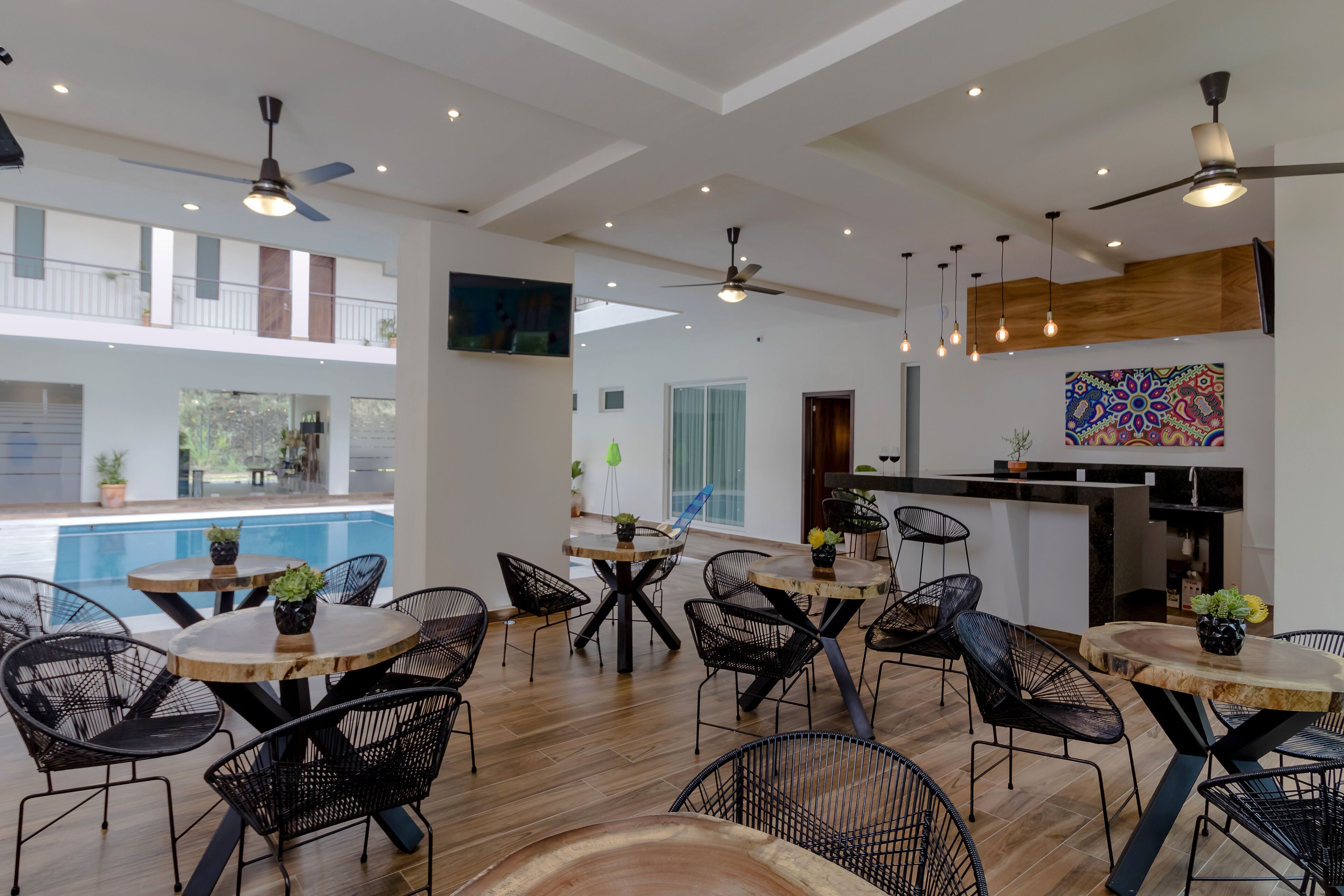 Lobby lounge