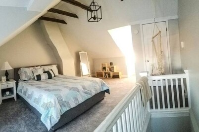 Charismatic Downtown Apartment