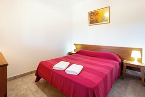 2 bedrooms, iron/ironing board, free WiFi, bed sheets - Holiday Home "Sa Caseta" Surrounded by Nature with Pool (LLUBI)