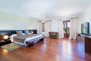 6 室のベッドルーム、アイロン / アイロン台、WiFi (無料)、ベッドシーツ