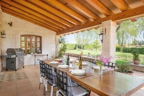 屋外ダイニングエリア