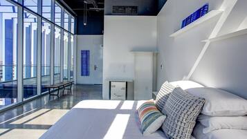 1 bedroom, Egyptian cotton sheets, premium bedding