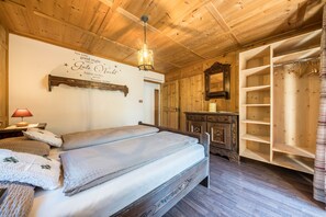 4 bedrooms, free WiFi, bed sheets