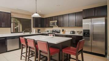 Luxury Condo, 1 King Bed, Kitchen, Pool View | Private kitchen | Coffee/tea maker