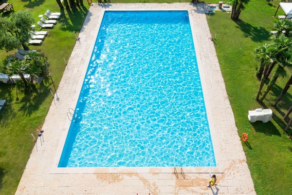 Plante, L'Eau, Vert, Rectangle, Piscine, Design Urbain, Sol, Arbre, Herbe, Loisir