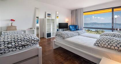 Belle "Villa Bianca" avec vue sur le lac, piscine, Wi-Fi, balcon et terrasse