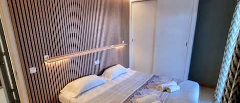 1 bedroom, free WiFi, bed sheets