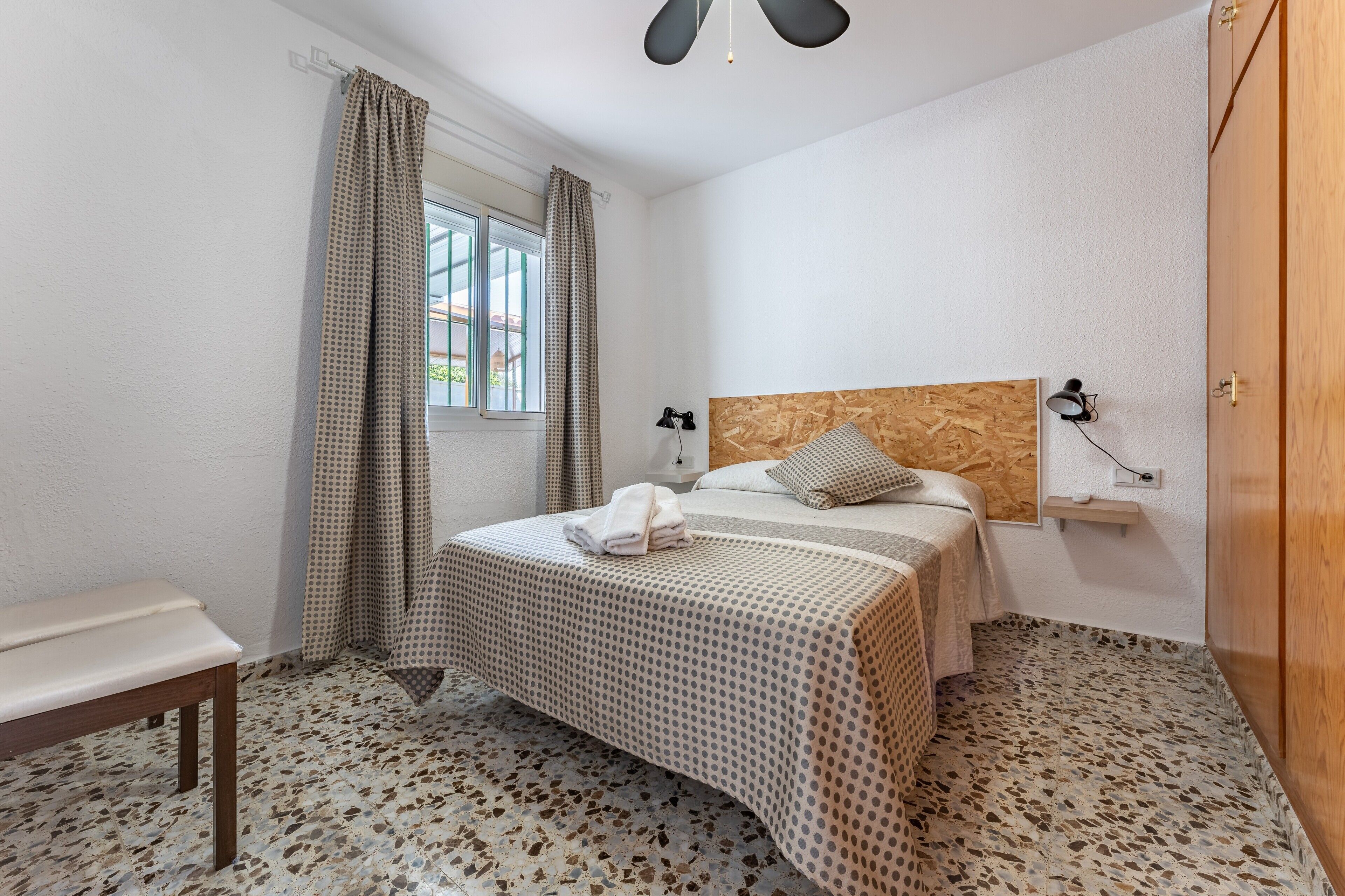 4 Schlafzimmer, Bügeleisen/Bügelbrett, kostenloses WLAN, Bettwäsche