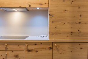 Fridge, microwave, stovetop, dishwasher - Holiday Apartment "Christa Zirm" with Garden, Terrace and Wi-Fi near many Ski Resorts (Ortisei)