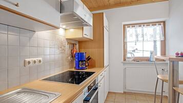 Kühlschrank, Ofen, Herdplatte, Geschirrspüler