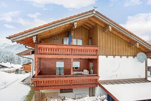 Exterior - Apartment "König im Obergeschoss" with Balcony, WLAN, Garden & Mountain View (Berchtesgaden)