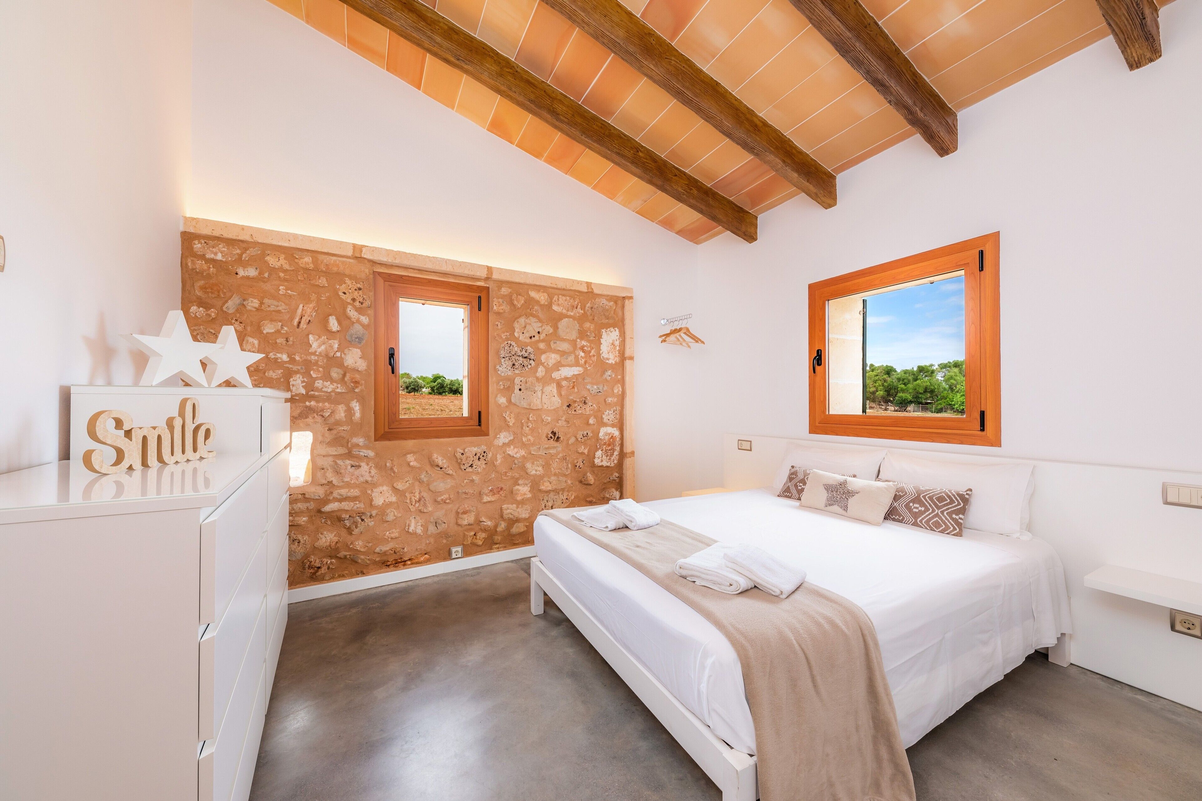 6 soverom, strykejern/-brett, wi-fi (inkludert) og sengetøy