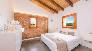 6 soverom, strykejern/-brett, wi-fi (inkludert) og sengetøy