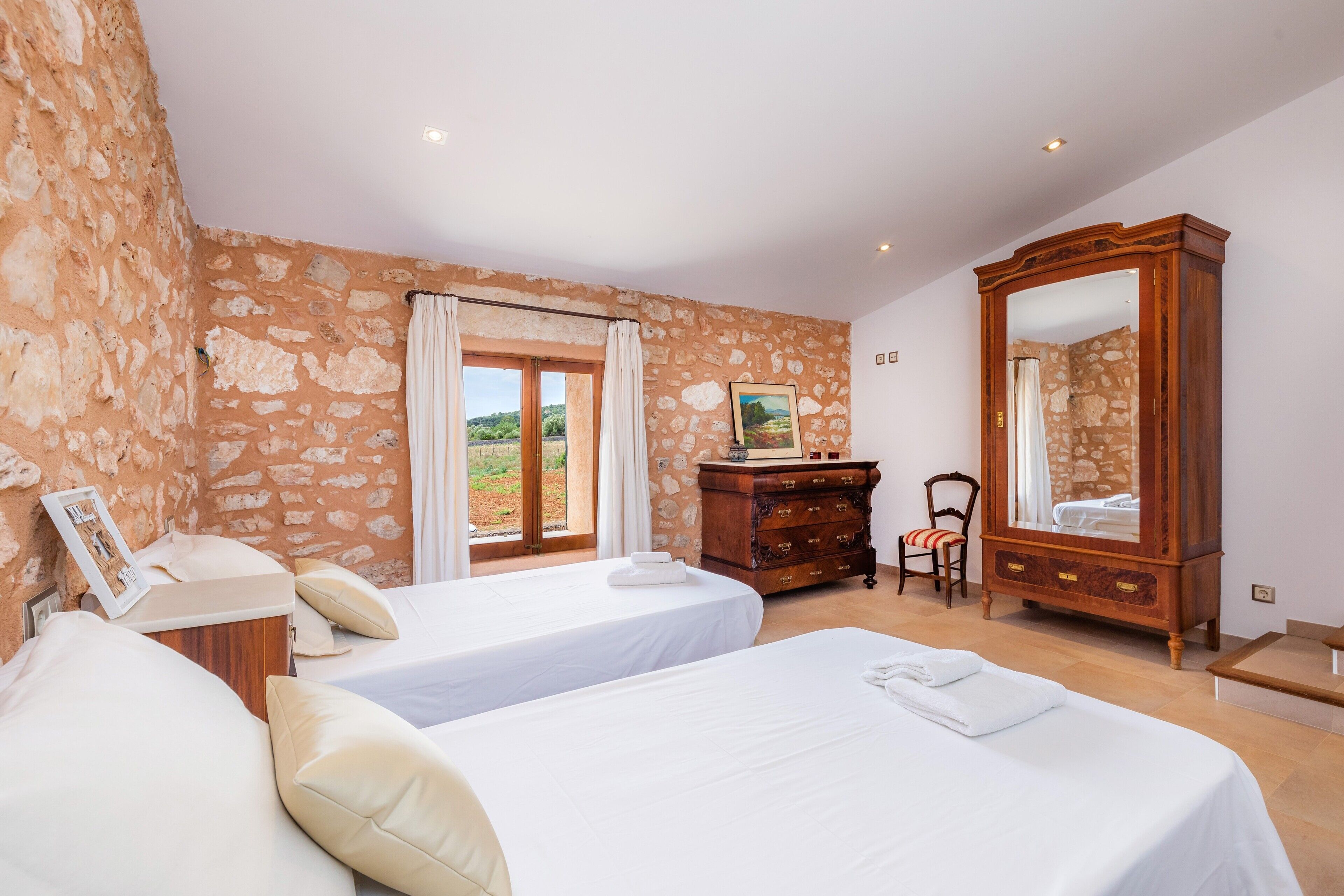 6 Schlafzimmer, Bügeleisen/Bügelbrett, kostenloses WLAN, Bettwäsche