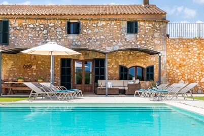Stunning Holiday Home Sa Pleta with Mountain View, Wi-Fi, Balcony, Garden
